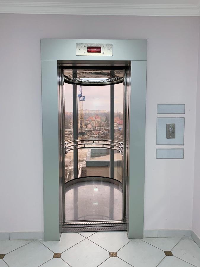 Апартаменти-Студія На Герцена Cernăuți Exterior foto